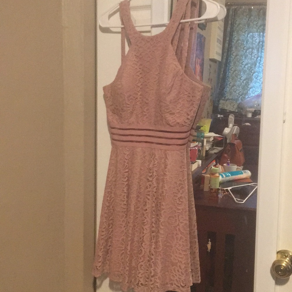 GAWGUS mauve floral lace semi formal dress!